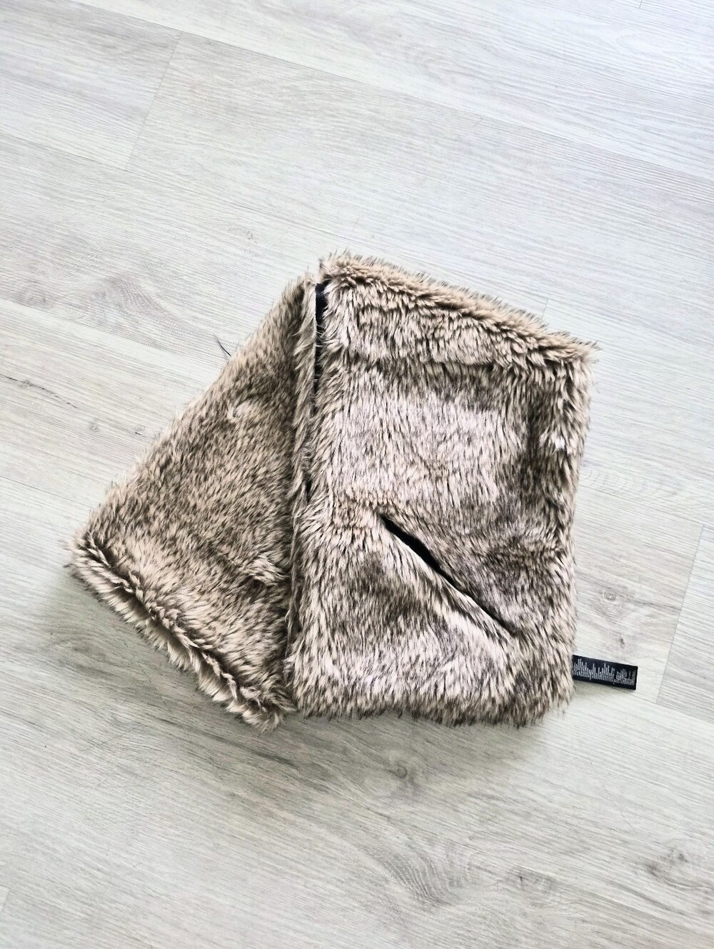 Forever 21 Faux Fur Shawl Scarf with Pockets